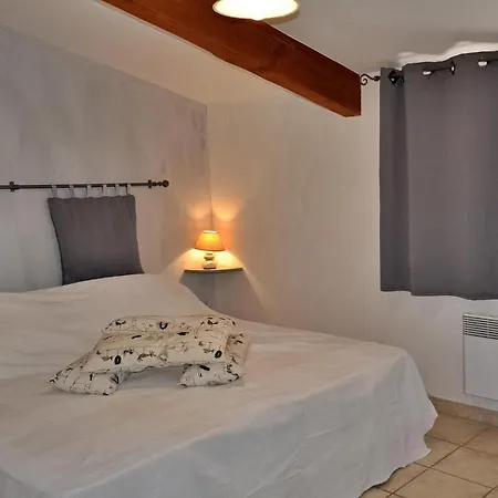 בית נופש Gite Laurier Pindrioux *